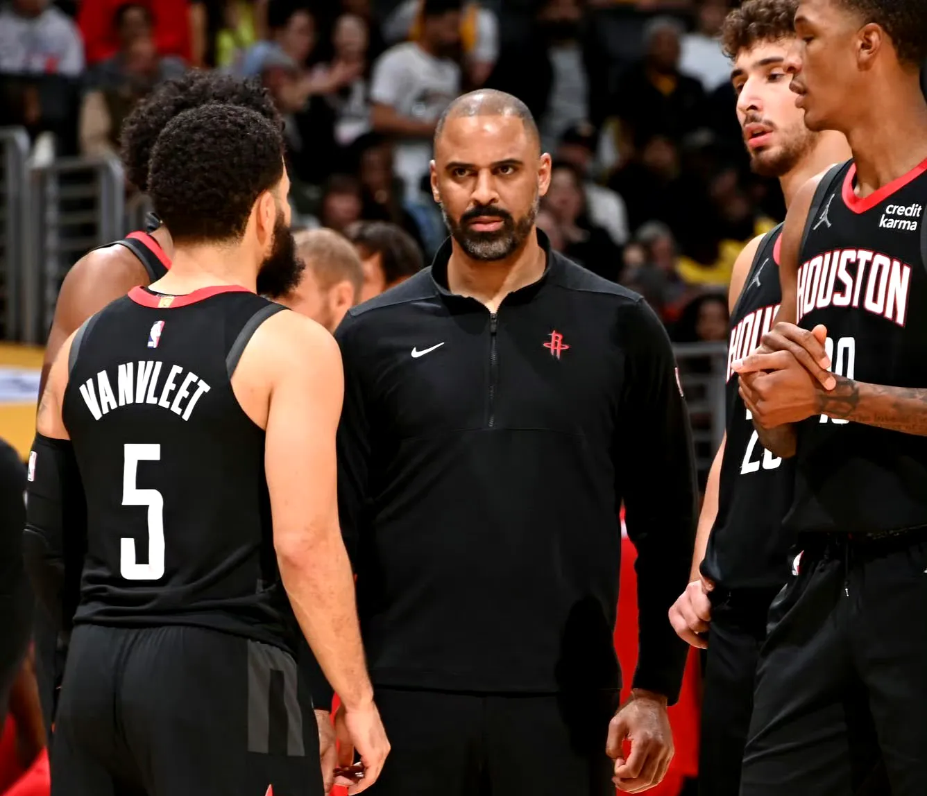 包含森林狼球员准备迎战,凯尔特人主教练调整战术,势不可挡的词条 包含森林狼球员准备迎战,凯尔特人主教练调整战术,势不可挡的词条