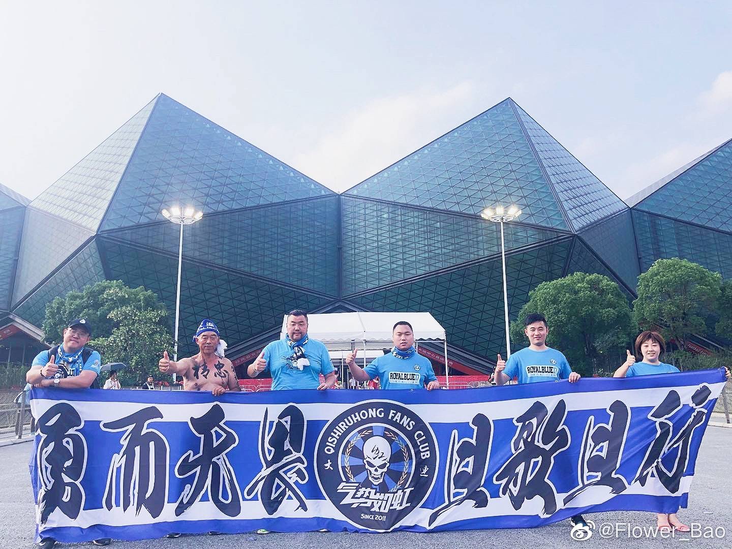 关于篮球传奇球员感谢球迷,退役仪式感动全场,气势如虹的信息 关于篮球传奇球员感谢球迷,退役仪式感动全场,气势如虹的信息