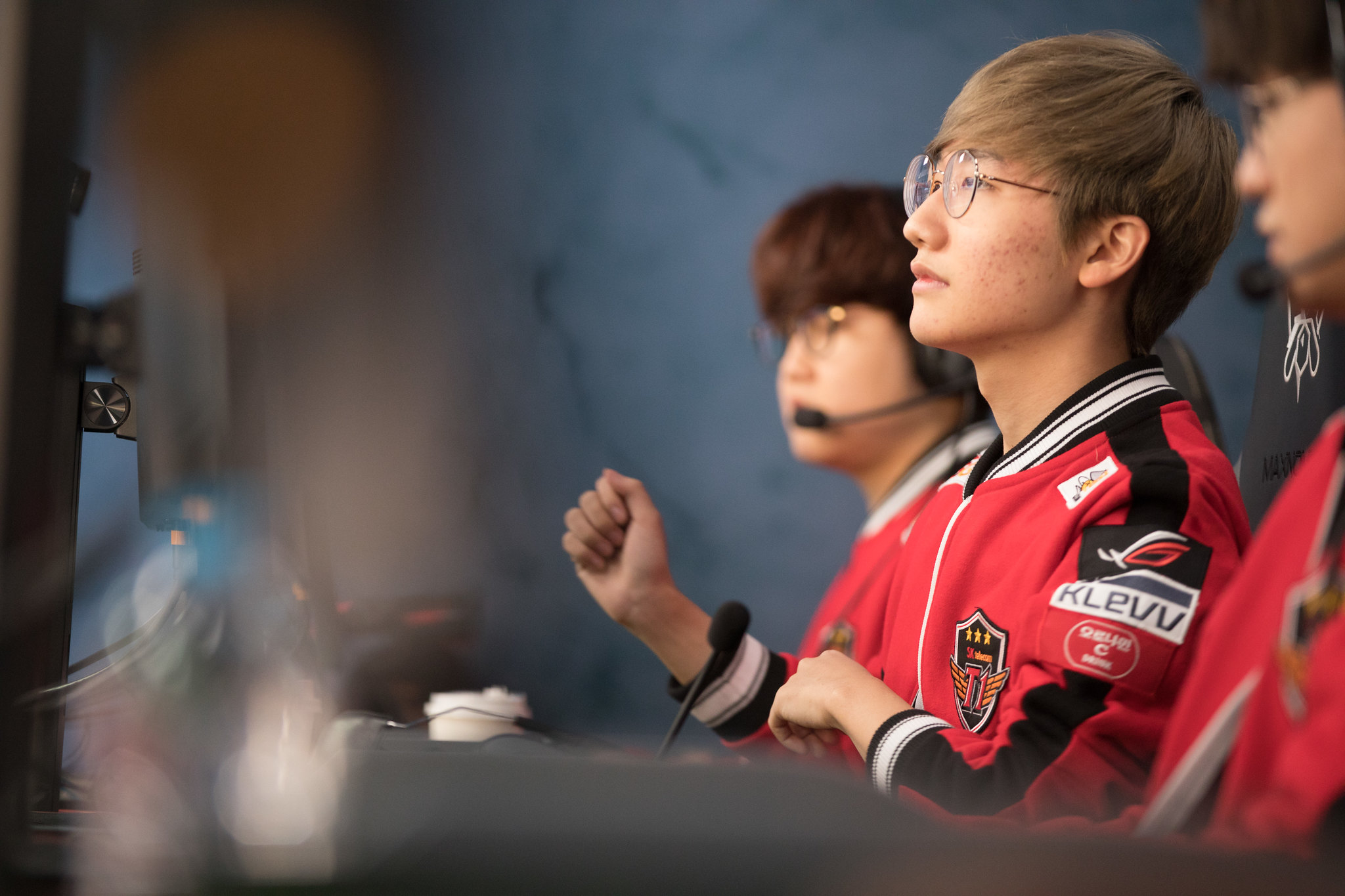 LGD横扫FLY，Peanut打出惊人五杀鏖战多局成都决赛之夜，技惊四座