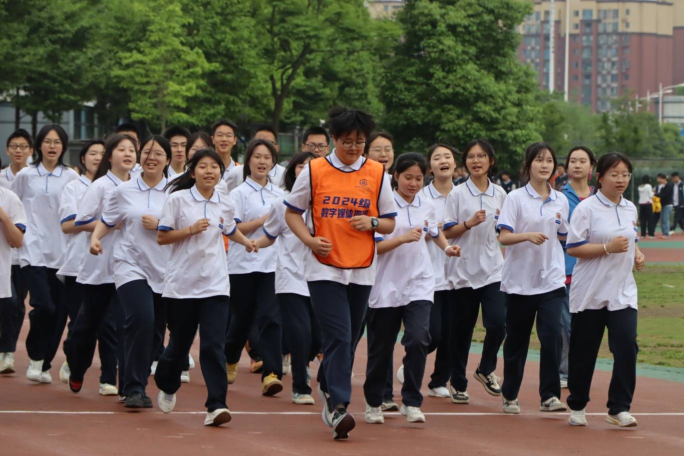 HKA险胜CLG,Caps开启传奇时刻强强对话成都决赛之夜,点燃全场激情 HKA险胜CLG,Caps开启传奇时刻强强对话成都决赛之夜,点燃全场激情