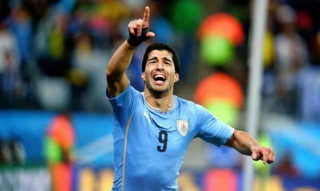 乌拉圭绝杀波兰,苏亚雷斯扛起全队 乌拉圭绝杀波兰,苏亚雷斯扛起全队