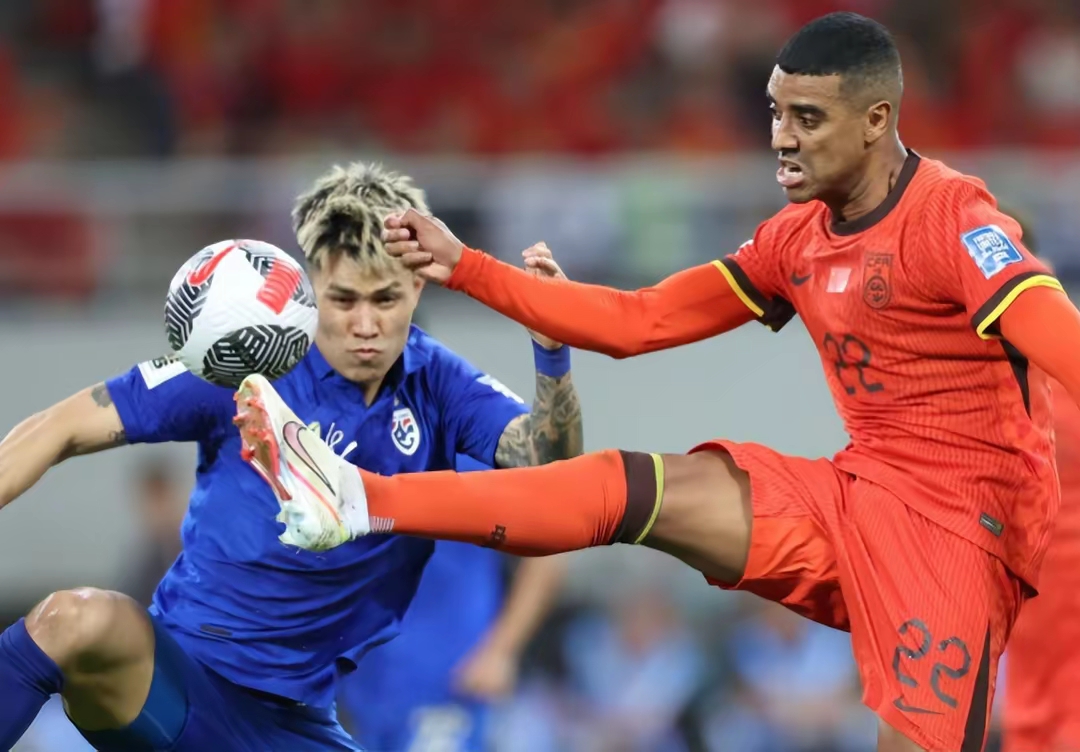 泰国队完胜韩国队，安赛龙惊艳四座